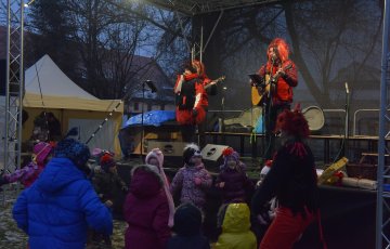 Slavnostní rozsvícení vánočního stromu před radnicí v neděli 2.12.2018 od 15:30 hodin.