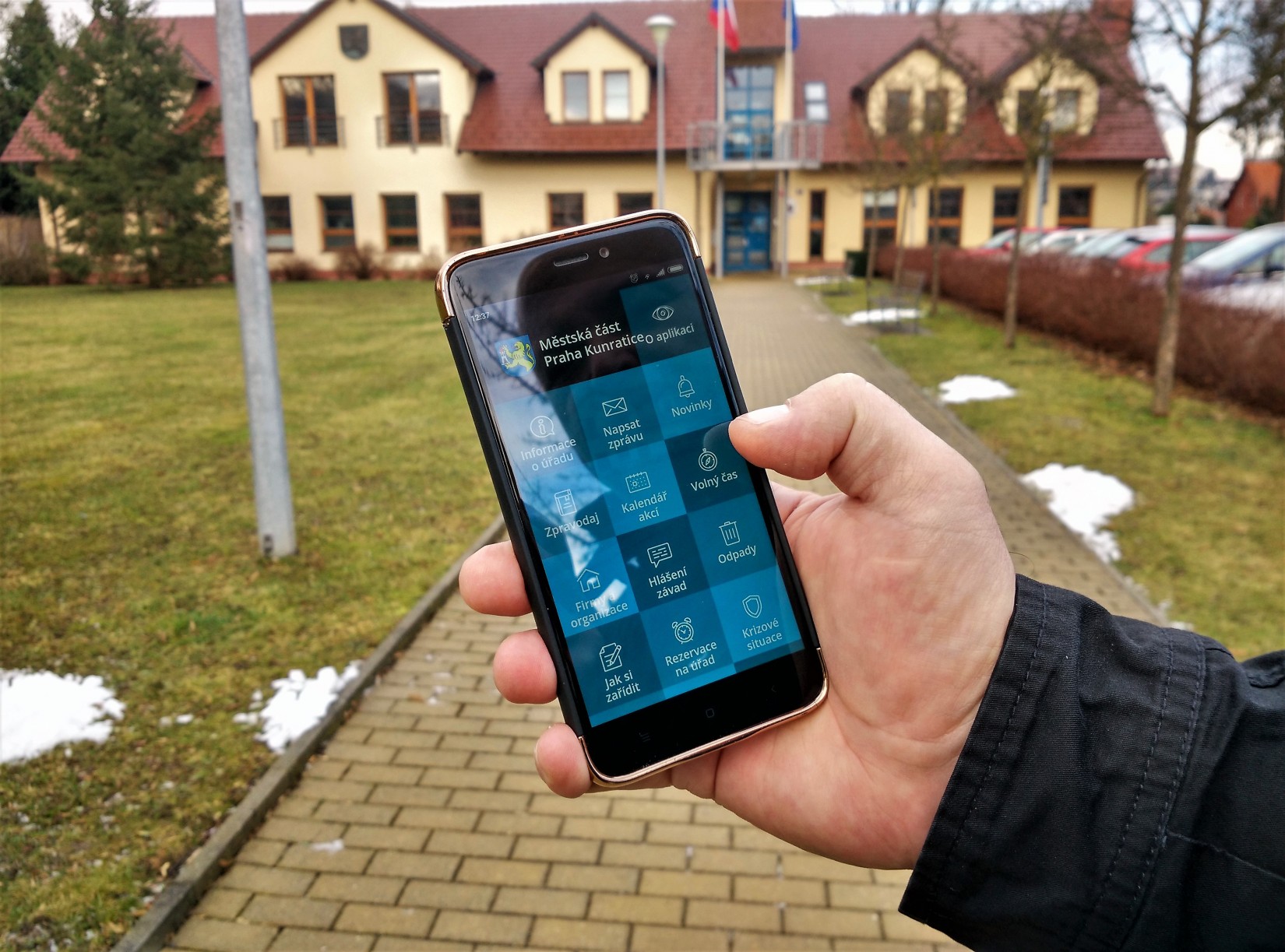 Vyzkoušejte vylepšenou aktivní aplikaci Moje Kunratice pro chytré telefony, usnadní Vám komunikaci s úřadem :) Vyzkoušejte vylepšenou aktivní aplikaci Moje Kunratice pro chytré telefony, usnadní Vám komunikaci s úřadem :)