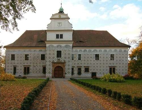 Senioři pojedou do zámků Častolovice a Doudleby Senioři pojedou do zámků Častolovice a Doudleby