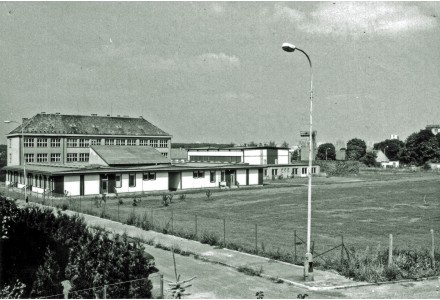 Fotografie - škola v Kunraticích