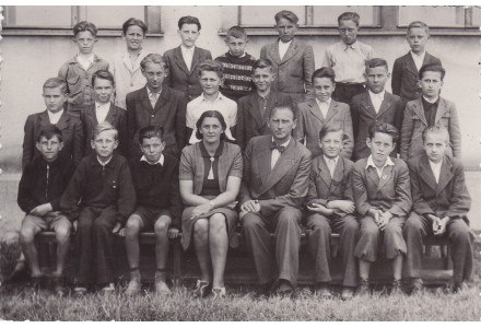 Fotografie - škola v Kunraticích