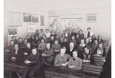 Fotografie - škola v Kunraticích