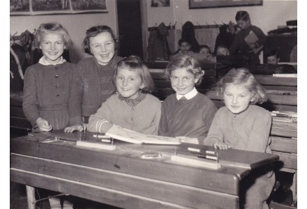 Fotografie - škola v Kunraticích
