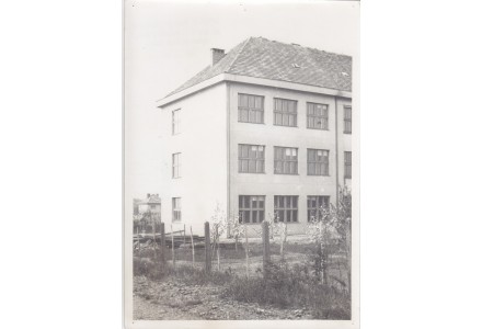 Fotografie - škola v Kunraticích
