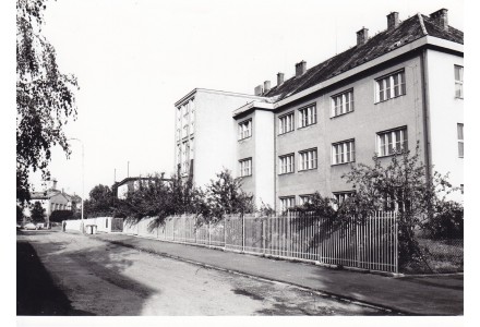 Fotografie - škola v Kunraticích