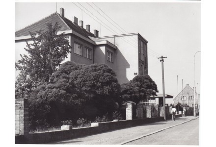 Fotografie - škola v Kunraticích