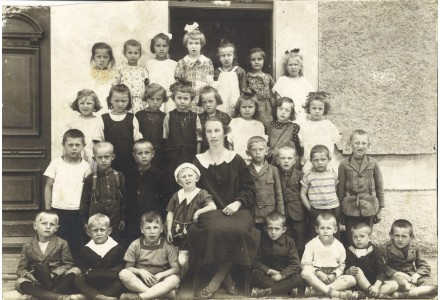 Fotografie - škola v Kunraticích