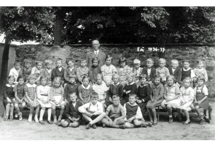 Fotografie - škola v Kunraticích