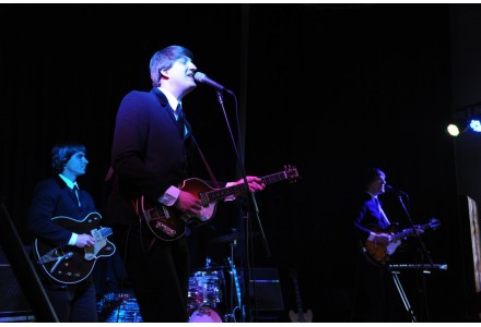 Koncert hudební skupiny-Brouci Band-The Beatles Revival dne 18.5.2014 od 16.00hod v sokolovně,K Šeberáku 161/16