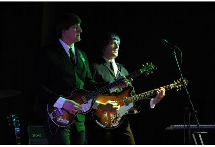 Koncert hudební skupiny-Brouci Band-The Beatles Revival dne 18.5.2014 od 16.00hod v sokolovně,K Šeberáku 161/16