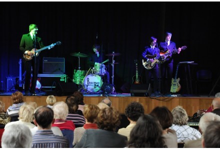 Koncert hudební skupiny-Brouci Band-The Beatles Revival dne 18.5.2014 od 16.00hod v sokolovně,K Šeberáku 161/16