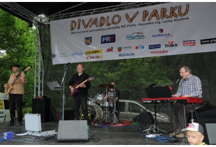 Divadlo v parku