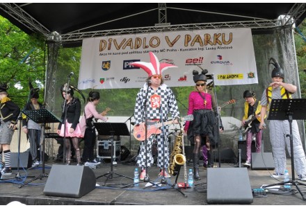 Divadlo v parku 