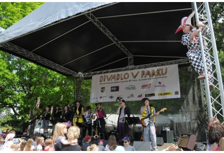 Divadlo v parku 