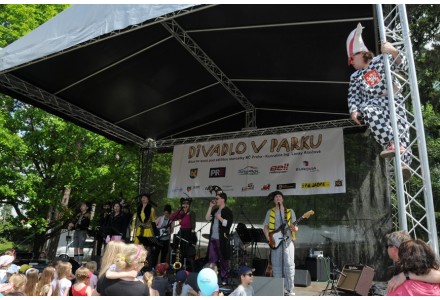 Divadlo v parku 