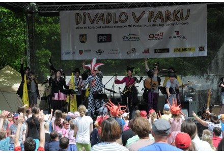 Divadlo v parku 