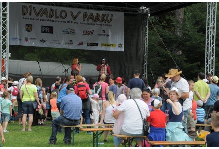 Divadlo v parku 