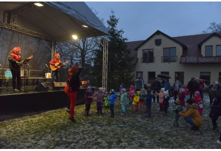 Slavnostní rozsvícení vánočního stromu před radnicí v neděli 2.12.2018 od 15:30 hodin.