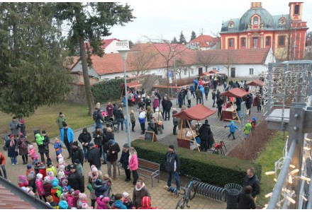 Rozsvícení vánočních stromů v neděli 3.12.2017 