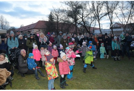 Rozsvícení vánočních stromů v neděli 3.12.2017 