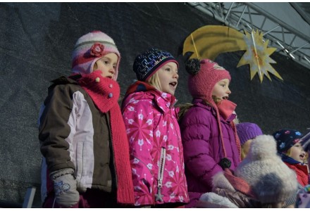 Rozsvícení vánočních stromů v neděli 3.12.2017 