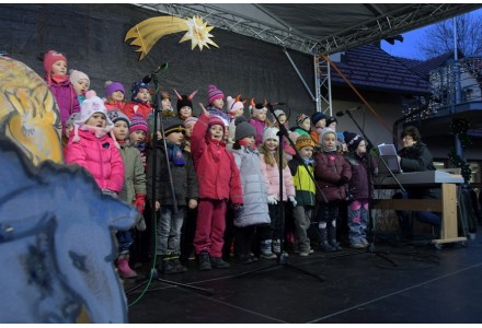 Rozsvícení vánočních stromů v neděli 3.12.2017 