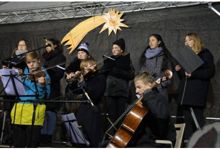 Rozsvícení vánočních stromů v neděli 3.12.2017 