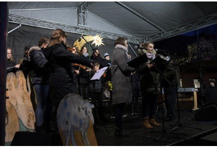 Rozsvícení vánočních stromů v neděli 3.12.2017 