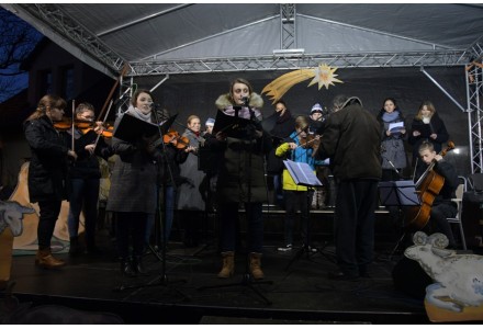 Rozsvícení vánočních stromů v neděli 3.12.2017 