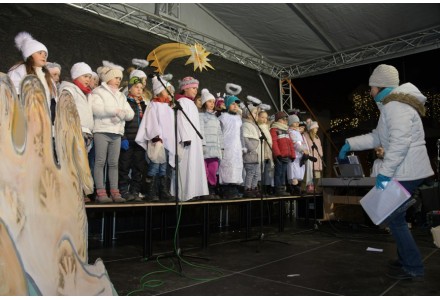 Rozsvícení vánočních stromů v neděli 3.12.2017 
