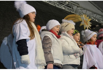 Rozsvícení vánočních stromů v neděli 3.12.2017 