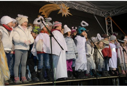 Rozsvícení vánočních stromů v neděli 3.12.2017 