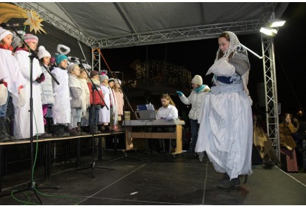 Rozsvícení vánočních stromů v neděli 3.12.2017 
