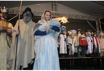 Rozsvícení vánočních stromů v neděli 3.12.2017 