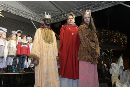 Rozsvícení vánočních stromů v neděli 3.12.2017 