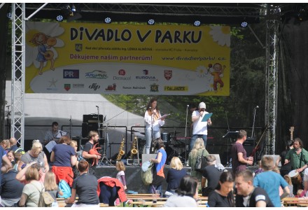 Divadlo v parku 