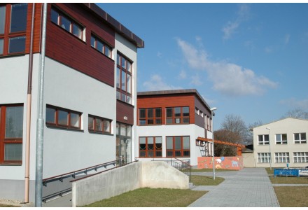 Fotografie - škola v Kunraticích