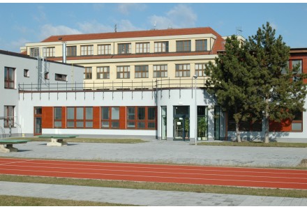 Fotografie - škola v Kunraticích