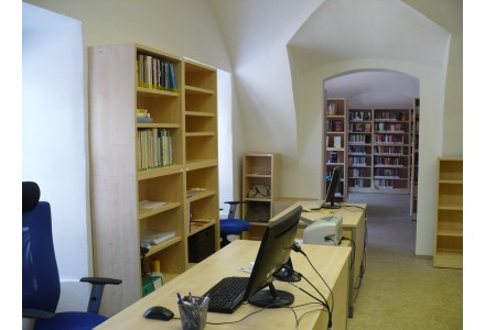 Knihovna Golčova 24