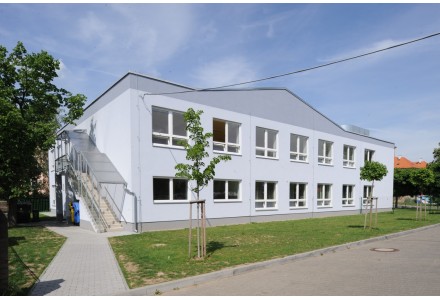 Fotografie - škola v Kunraticích