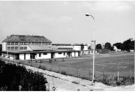 Fotografie - škola v Kunraticích